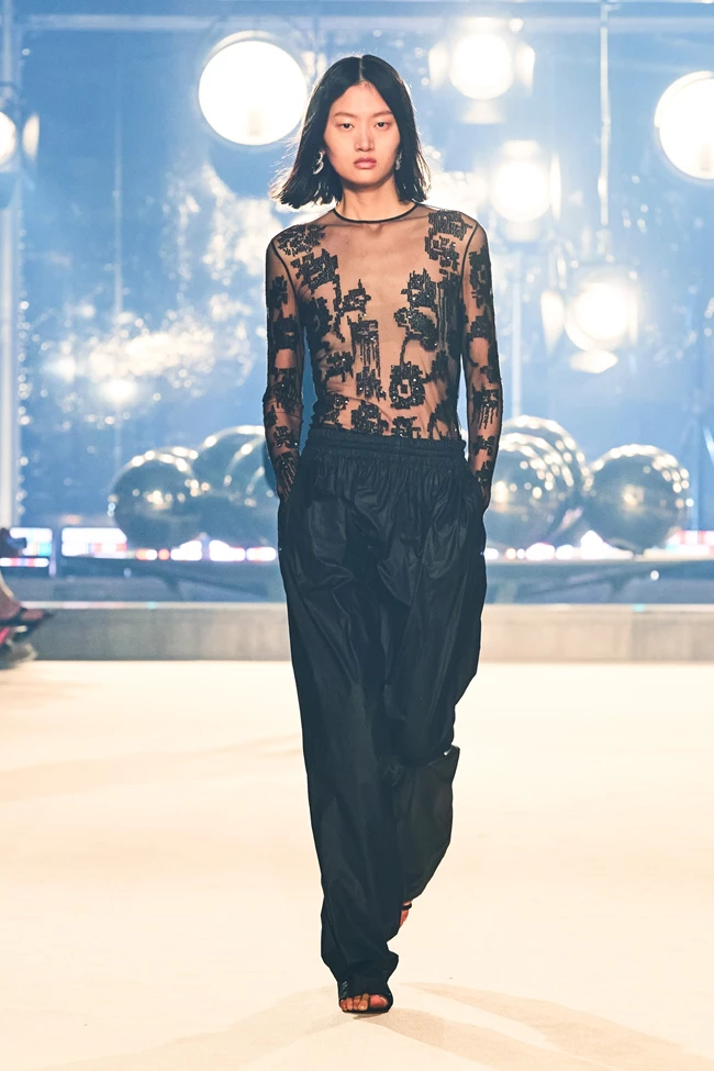 Dazzle All Day | Πώς θα φορέσετε τις παγιέτες σε day to night εμφανίσεις