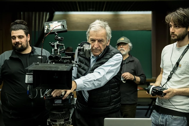 Ενήλικοι στην Αίθουσα | Η πολυαναμενόμενη ταινία του Κώστα Γαβρά στους κινηματογράφους