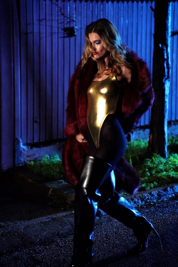 Η Vassia Kostara παρουσιάζει το A Not So Silent Night