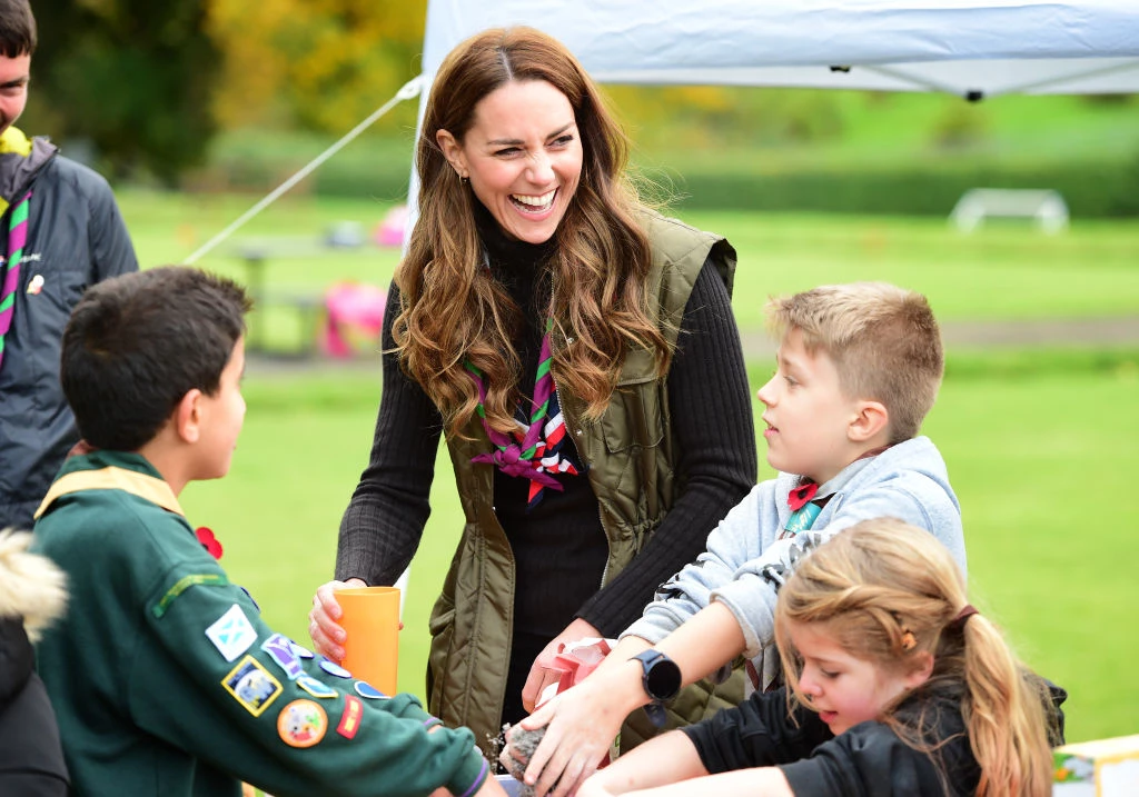Kate Middleton | Ποιες φούστες και φορέματα προτιμά η κομψή royal
