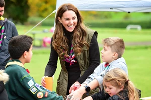 Kate Middleton | Ποιες φούστες και φορέματα προτιμά η κομψή royal