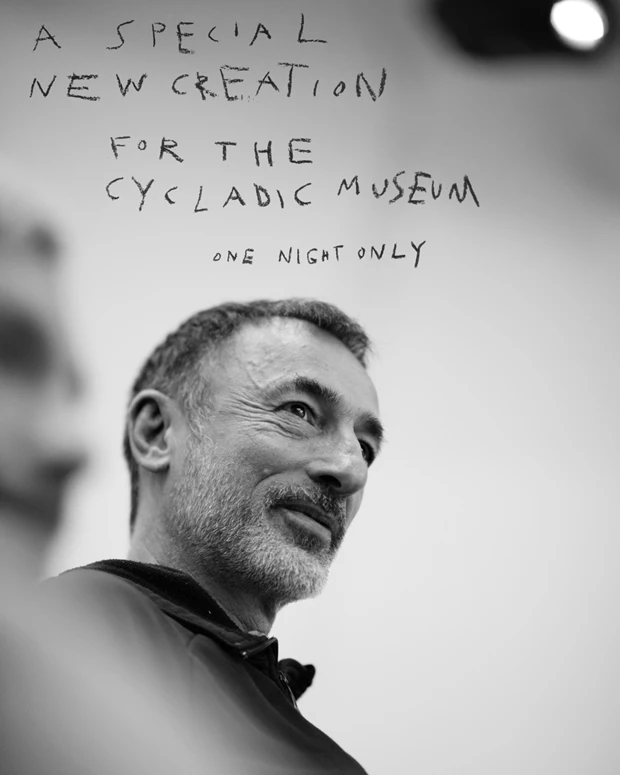 For One Night Only | Ο Δημήτρης Παπαϊωάννου δημιουργεί μία ξεχωριστή παράσταση στο Ηρώδειο για το Μουσείο Κυκλαδικής Τέχνης