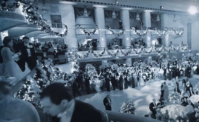 Η 2η σεζόν του Bridgerton ξεκινά και μαζί του αναβιώνουμε τη νέα "Season" της ελίτ. Τι ήταν όμως;