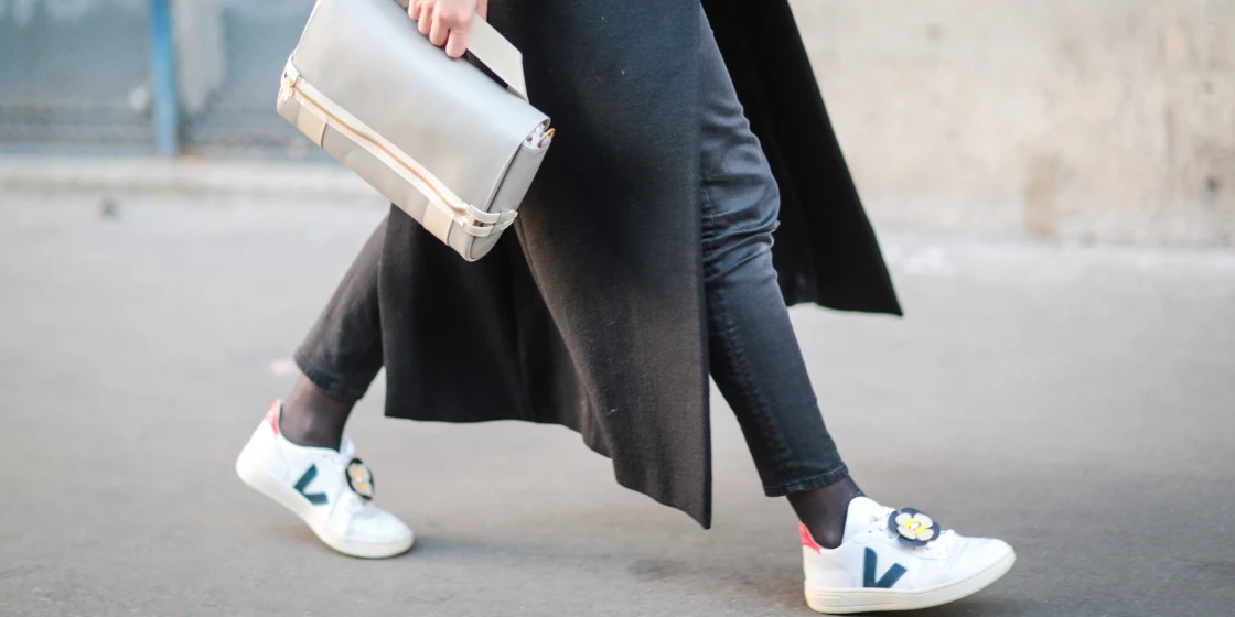 Οι βρετανοί σχεδιαστές ζητούν να απαγορευτεί η πώληση γούνας