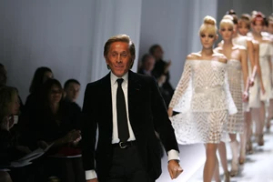 Πριγκίπισα Madeleine της Σουηδίας | Ο φόρος τιμής στον Maestro της μόδας Valentino & η άγνωστη σύνδεση με τον σχεδιαστή