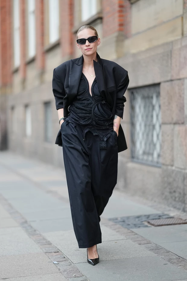 μαύρο παντελόνι street style