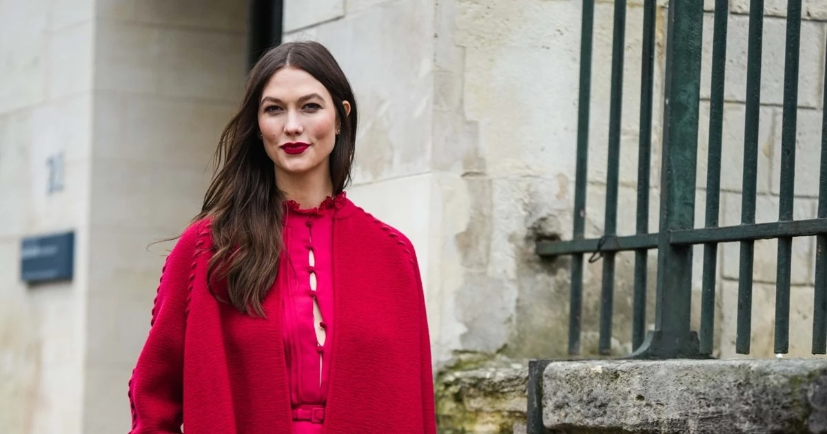 Τέσσερα elegant χτενίσματα για τις γιορτές που επιλέγουν ξανά και ξανά οι Γαλλίδες fashionistas