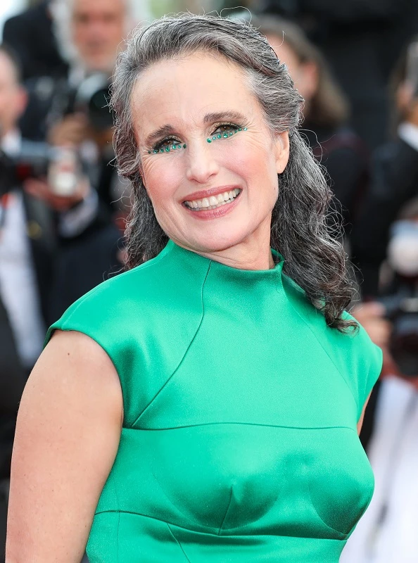 κούρεμα μακρύ καρέ