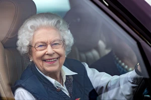 Βασίλισσα Ελισάβετ | Η σειρά που έκανε binge-watching για να ξεπεράσει τον θάνατο του πρίγκιπα Φιλίππου