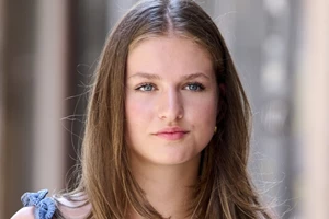 Πριγκίπισσα Leonor | Το πρώτο πορτρέτο της με στρατιωτική στολή και οι αντιδράσεις