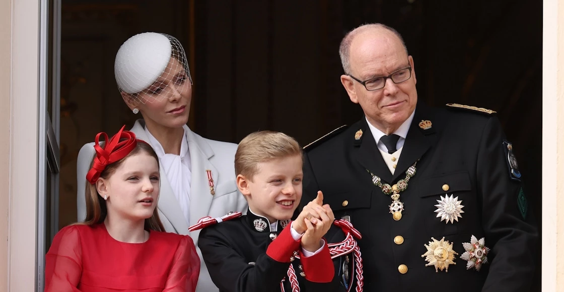 Πριγκίπισσα Charlene του Μονακό | Έξοδος σε παράσταση με φιλανθρωπικό χαρακτήρα με τον πρίγκιπα Αλβέρτο και την κουνιάδα της