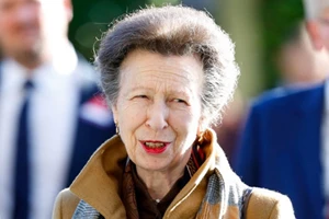 Πριγκίπισσα Άννα | Η εμφάνιση με κόσμημα αξίας 650.000 δολαρίων