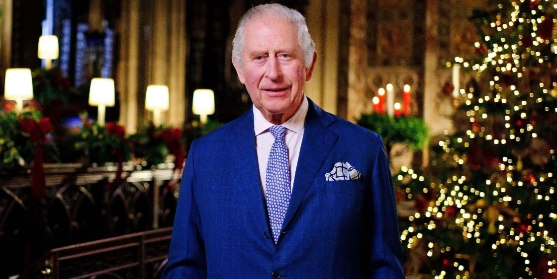 Ο Βασιλιάς Κάρολος στο χριστουγεννιάτικο μήνυμά του | Έσπασε μία από τις σημαντικότερες royal παραδόσεις