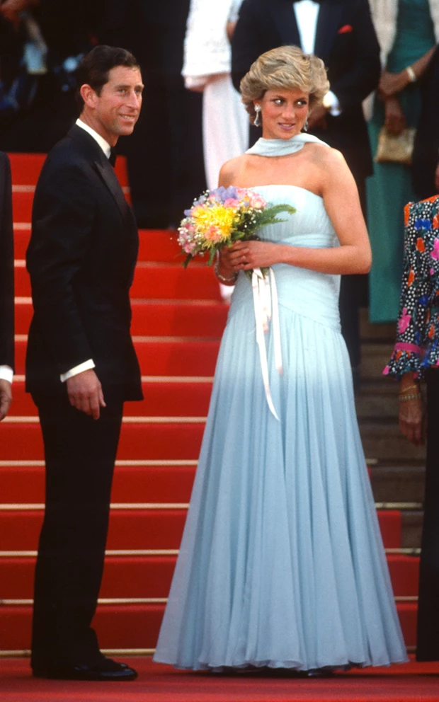 Κάννες | Όταν η πριγκίπισσα Diana αντέγραψε την Grace Kelly στο κόκκινο χαλί