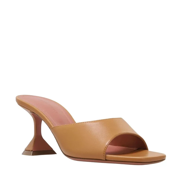 Mules "Lupita" Amina Muaddi, Kalogirou.