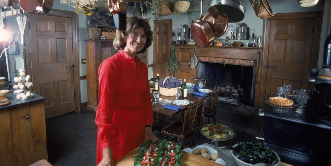 Το διακοσμητικό αντικείμενο της γιαγιάς που επιστρέφει δυναμικά και θα μπείτε στον πειρασμό να υιοθετήσετε