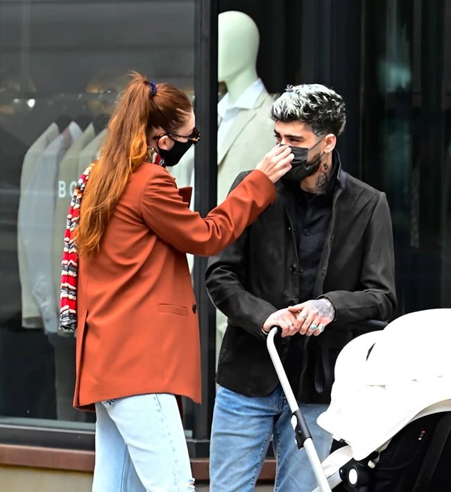 Gigi Hadid-Zayn Malik | Η σπάνια δημόσια εμφάνισή τους με τη μικρή Khai