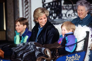 Η αμήχανη στιγμή ανάμεσα στη Meghan Markle και τη γυναίκα που κατηγορεί τον πρίγκιπα Harry