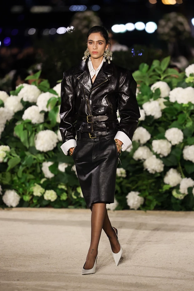 Saint Laurent Runway Look Paris Fashion Week Womenswear Spring-Summer 2026