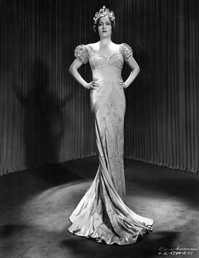 Gloria Swanson | Η σεξουαλική κακοποίηση, η κόντρα με τον Charlie Chaplin και η σχέση με τον Joe Kennedy