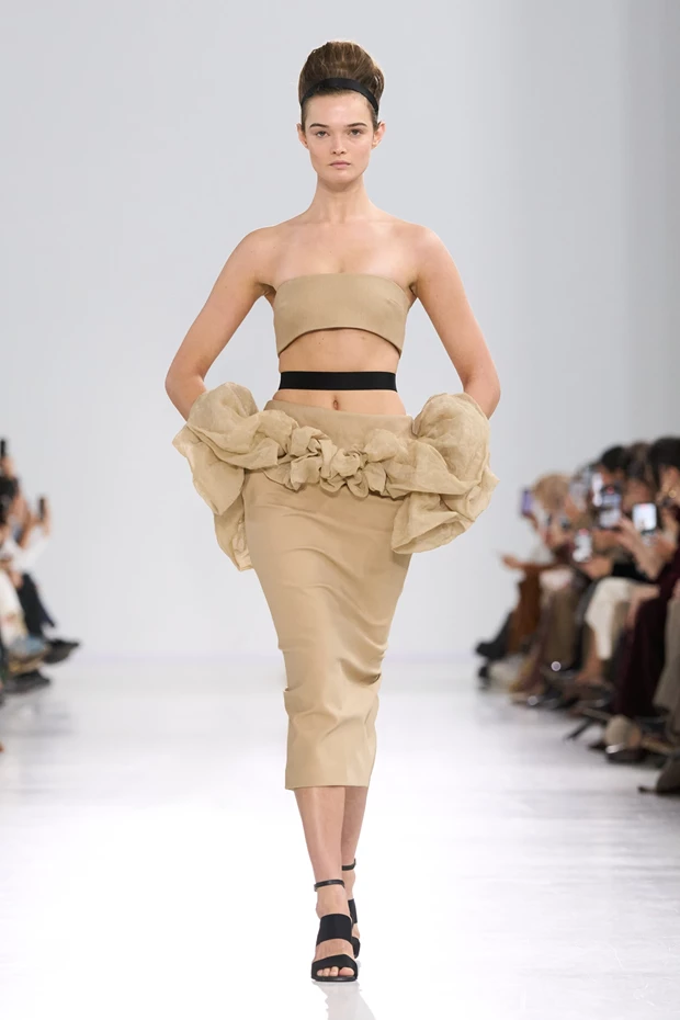 MFW | Το μοντέρνο ροκοκό της νέας συλλογής Max Mara