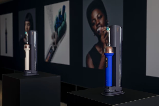 Η Dyson παρουσιάζει στην Αθήνα το νέο Dyson CameraJet™ και τις τελευταίες τεχνολογικές καινοτομίες της