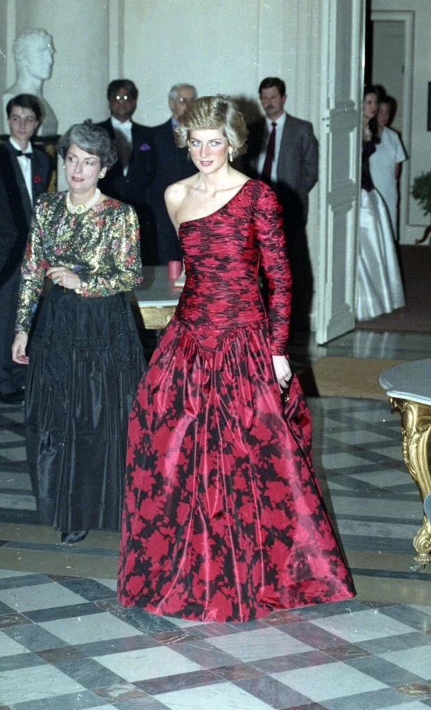 Lady Amelia Spencer | Πώς αναβίωσε look της Diana στο Ροζ Χορό του Βρετανικού Μουσείου