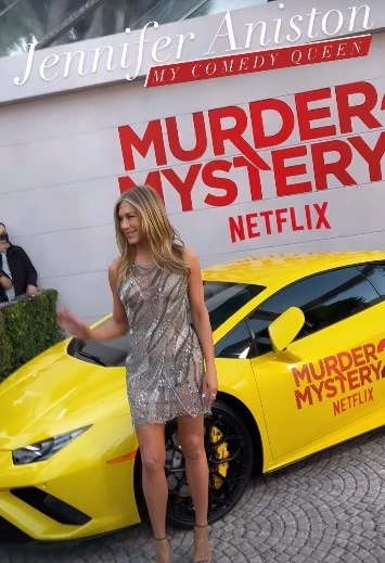 Jennifer Aniston | H εμφάνιση με μίνι φόρεμα στην πρεμιέρα της νέας της ταινίας στο Λος Άντζελες