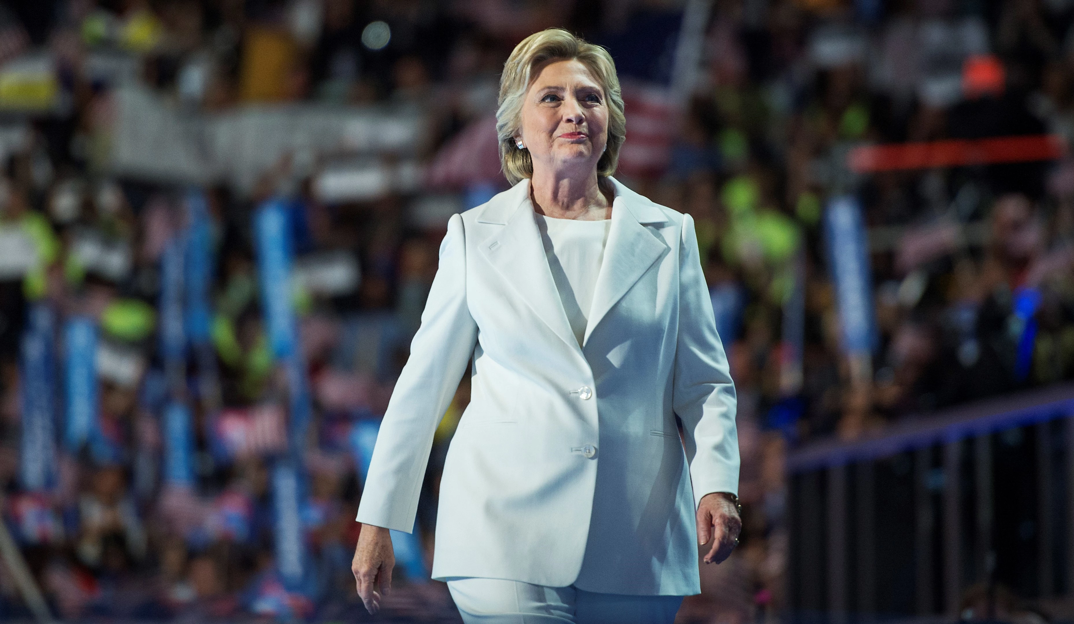 Gillian Anderson | H "ξεχωριστή" συνάντησή της με τον Bill Cinton και ο λόγος που περίμενε ότι θα της τηλεφωνήσει