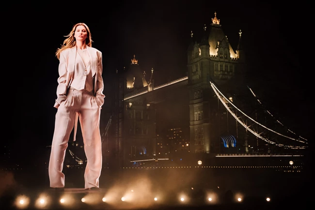 Hologram Gisele Bündchen BOSS