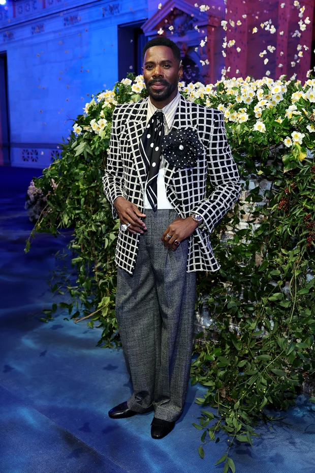 Ωδή στο pinstripe suit | Οι καλύτερες εμφανίσεις στο κόκκινο χαλί του Met Gala 2025