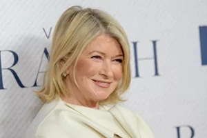 Martha Stewart | Απαντά σε όσους την κατηγορούν ότι δε ντύνεται ανάλογα με την ηλικία της