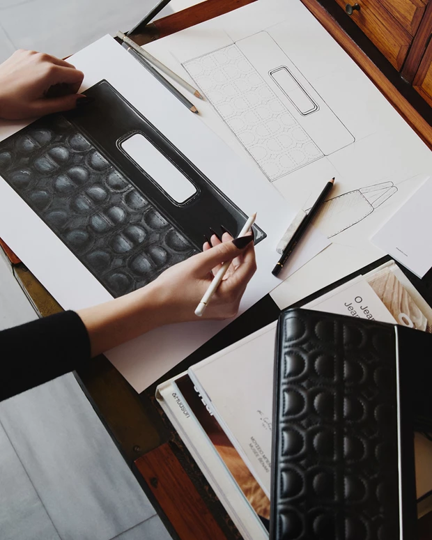 THE DOLLI Bag | Η νέα συλλεκτική δημιουργία της Marina Raphael και του THE DOLLI