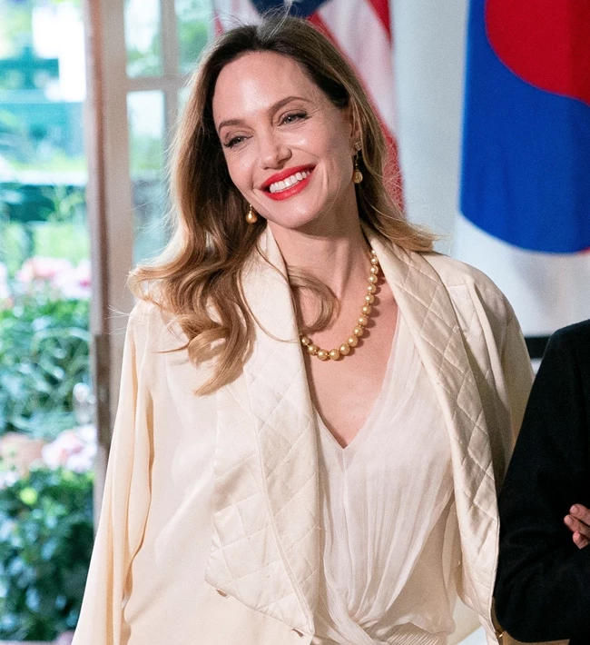 Angelina Jolie