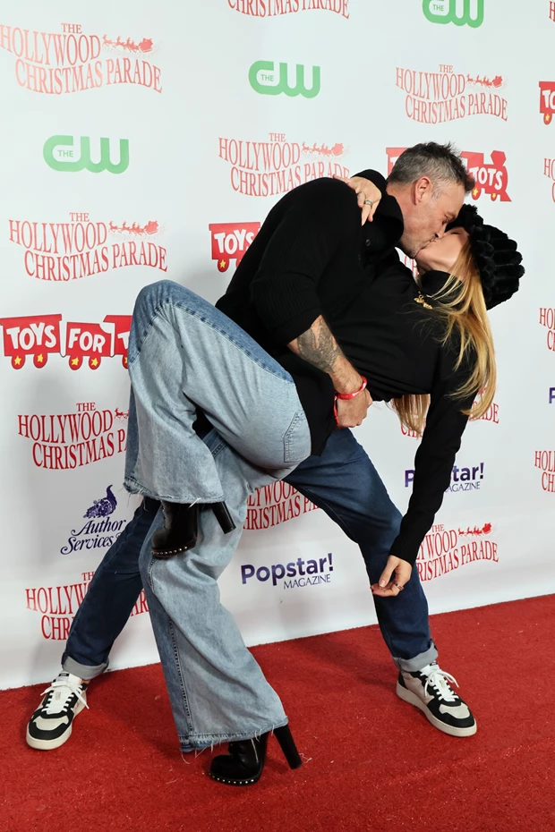 To Harper's Bazaar Greece συναντά την Tori Spelling, τον Brian Austin Green και τον Ian Ziering σε μία θρυλική επανένωση του Beverly Hills 90210 στο Hollywood!