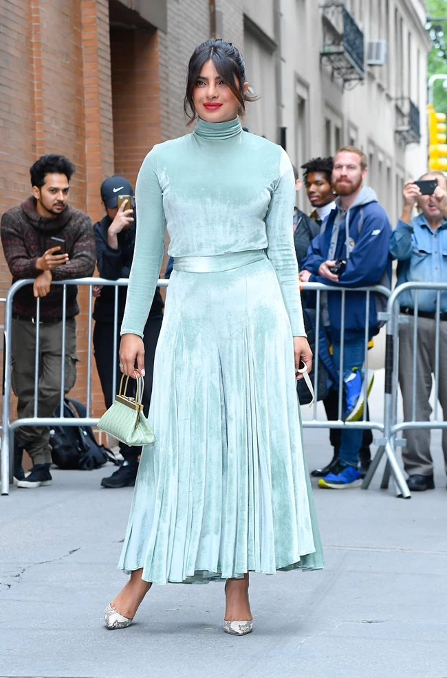 To στυλιστικό τρικ της Priyanka Chopra για να είναι πάντα κομψή