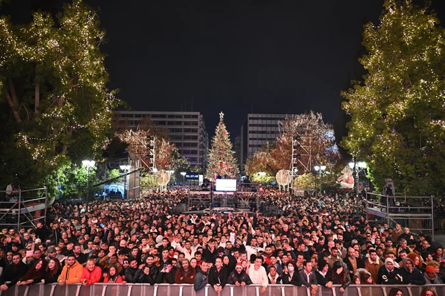 Happy New Year | H Αθήνα υποδέχτηκε το 2024 με show πυροτεχνημάτων