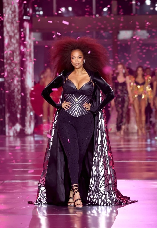 Tyra Banks Victorias Secret