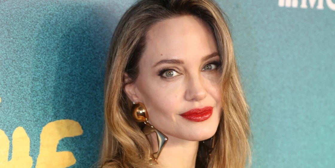 Η Angelina Jolie ενδέχεται να δημοσιεύσει την εκδοχή της για το διαζύγιο με τον Brad Pitt