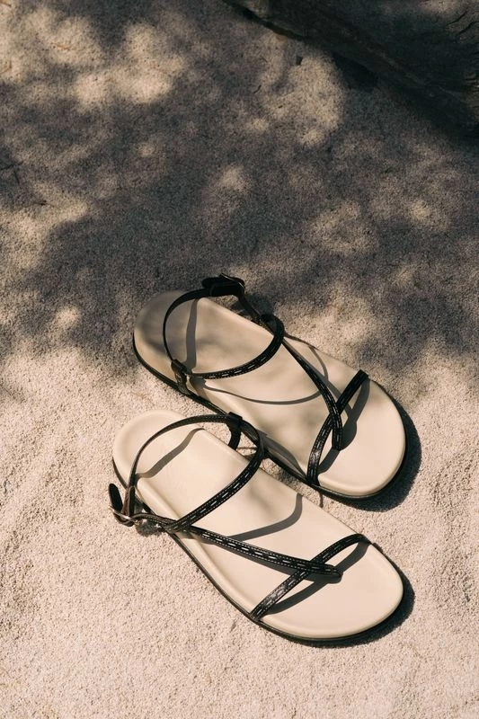 One&Only Kéa Island X Ancient Greek Sandals | Mια συλλεκτική συνεργασία εμπνευσμένη από το ελληνικό καλοκαίρι