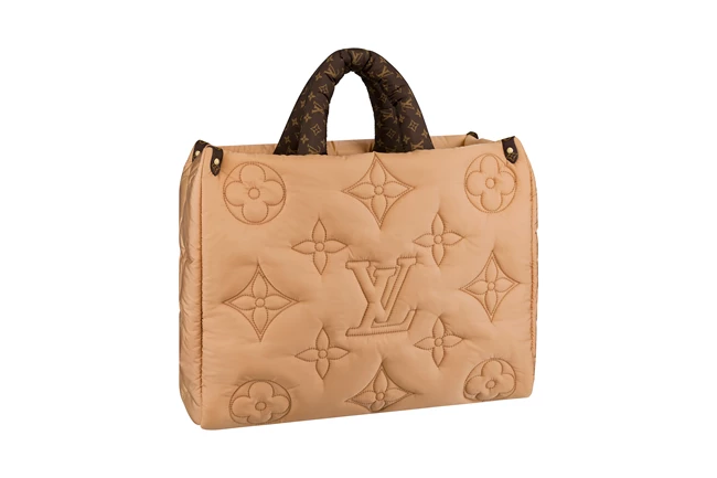 Louis Vuitton | Οι LV Pillow bags πάνε τη μόδα στο μέλλον