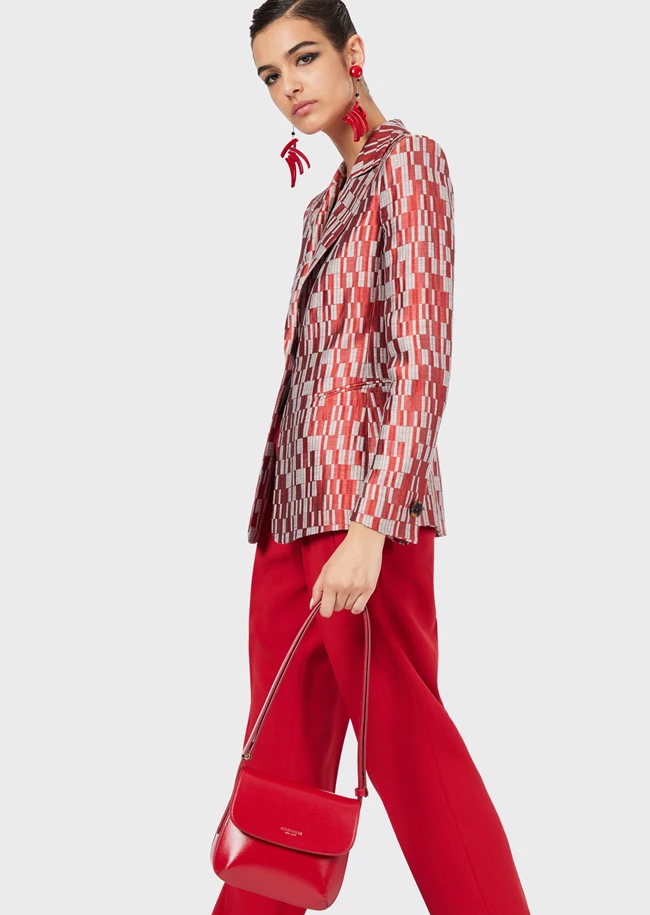 Ένα iconic αξεσουάρ επιστρέφει από το παρελθόν