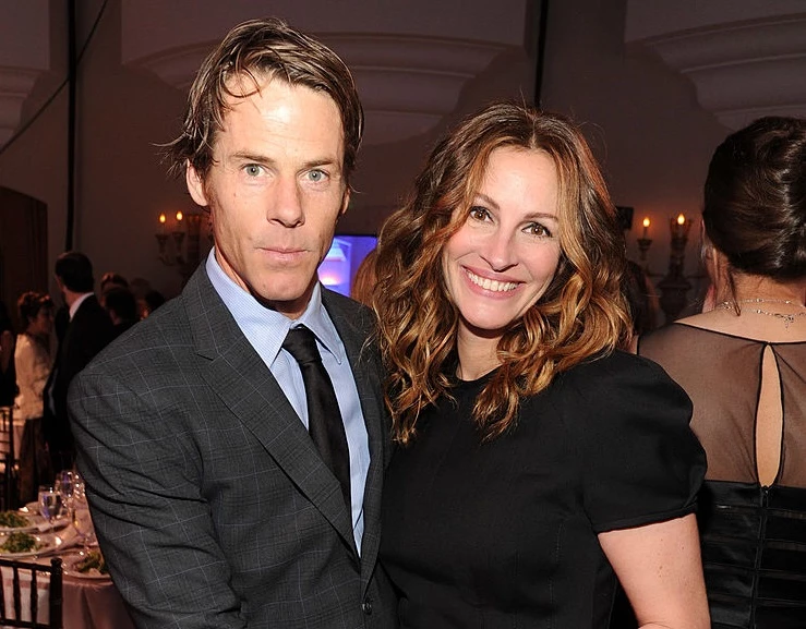 Η Emma Roberts δεν ένιωσε ποτέ την πίεση να μιμηθεί την καριέρα της θείας της, Julia Roberts