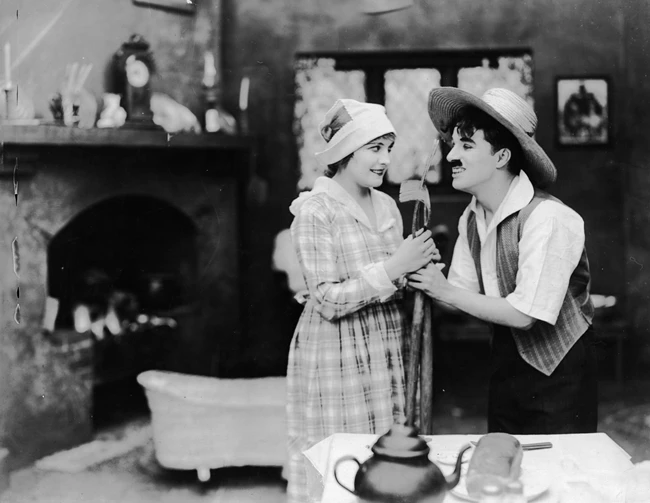 Charlie Chaplin | Η σκοτεινή πλευρά του αμφιλεγόμενου κωμικού ηθοποιού μέσα από ένα νέο ντοκιμαντέρ