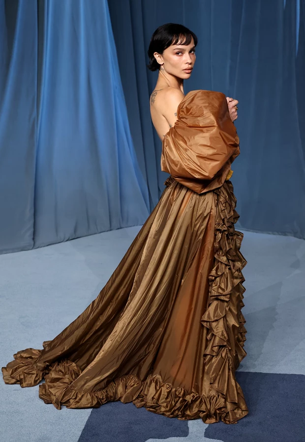 H Zoe Kravitz με Saint Laurent.