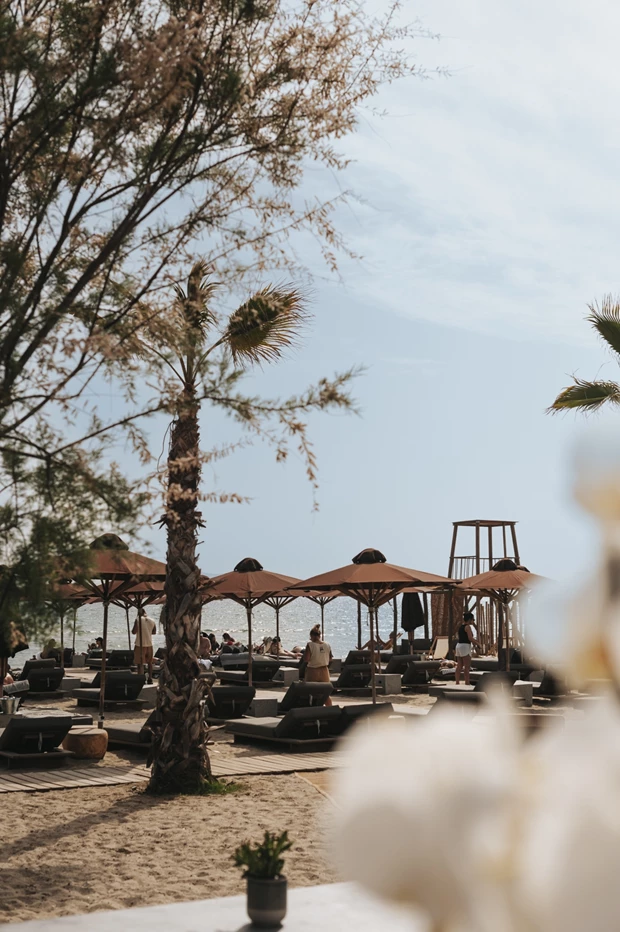 Καλοκαίρι στο The C - Beach Restaurant | Μία seaside εμπειρία γεύσης και χαλάρωσης στην Αθηναϊκή Ριβιέρα