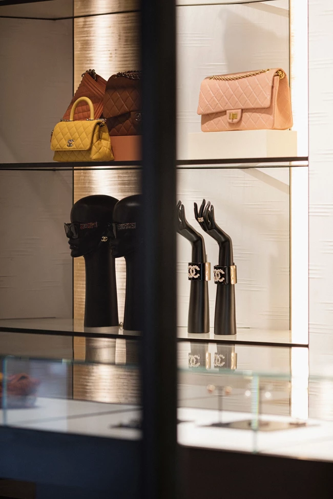 H Chanel εγκαινίασε την πρώτη της boutique στην Αθήνα