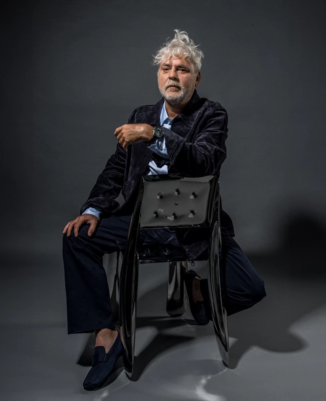 Νίκος Καραθάνος