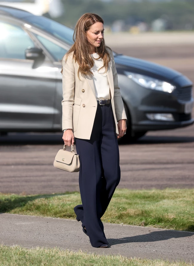 Πώς θα πετύχετε το υποδειγματικό office look της Kate Middleton