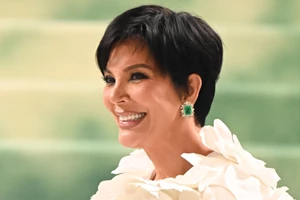 Τατιάνα Μπλάτνικ | Το updo της με έμπνευση από τα '80s είναι το χτένισμα που αξίζει να δοκιμάσετε σε μια βραδινή έξοδο